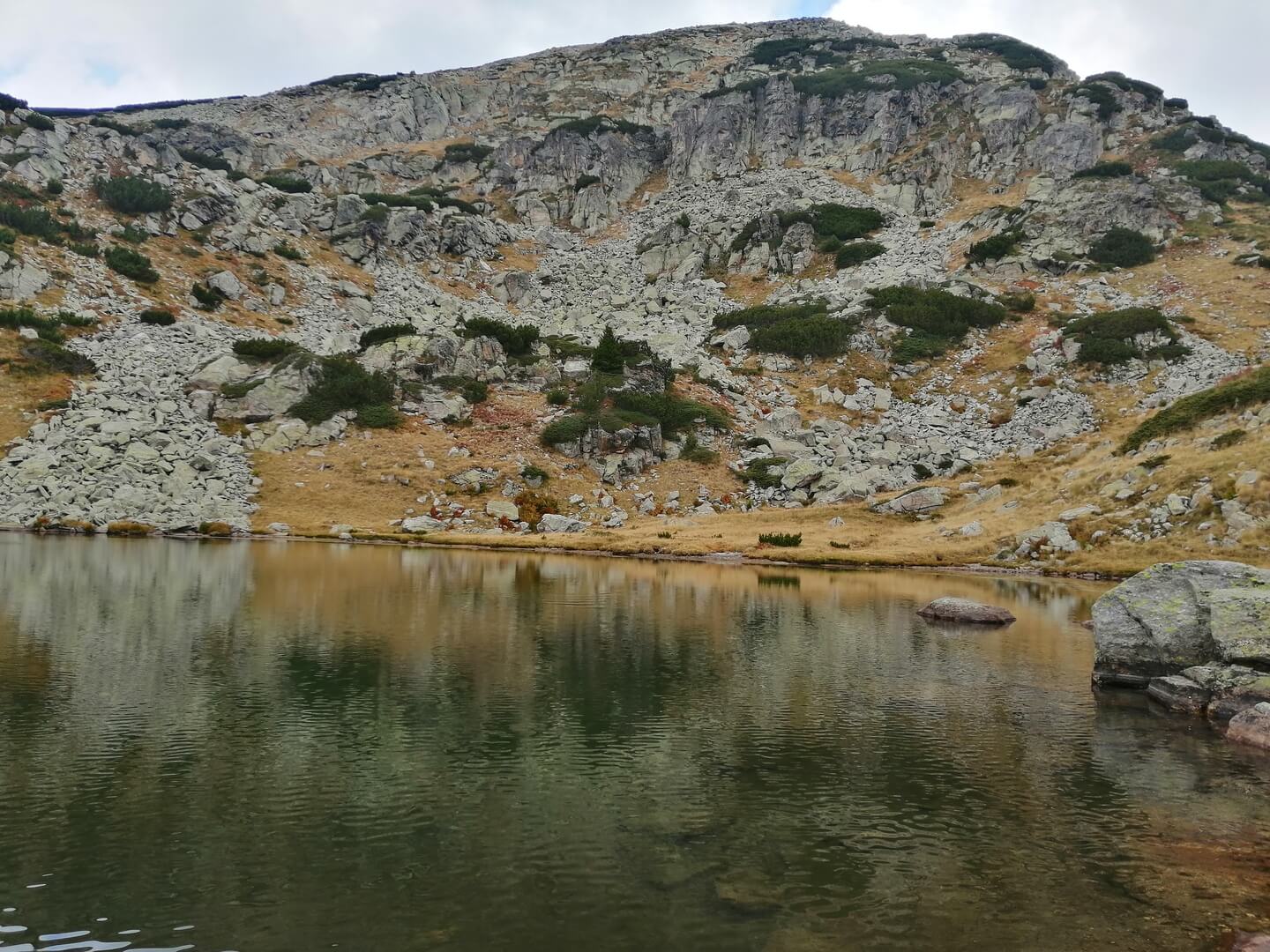 Поповокапско езеро и връх Попова Капа