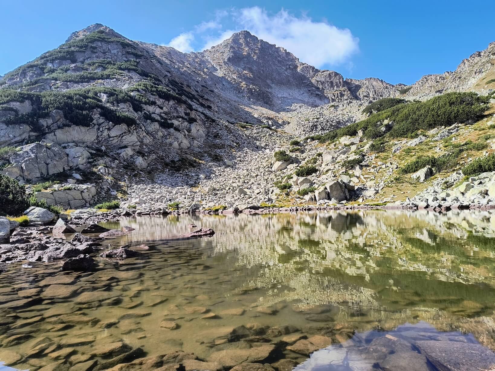 Голяма Стража гледан от Плешивото Езеро