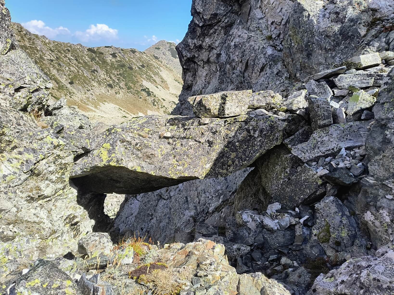 по ръба под Голяма Стража