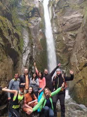 Нашата група пред водопад Срамежливеца
