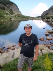 Това зад мен е едно от минералните езера