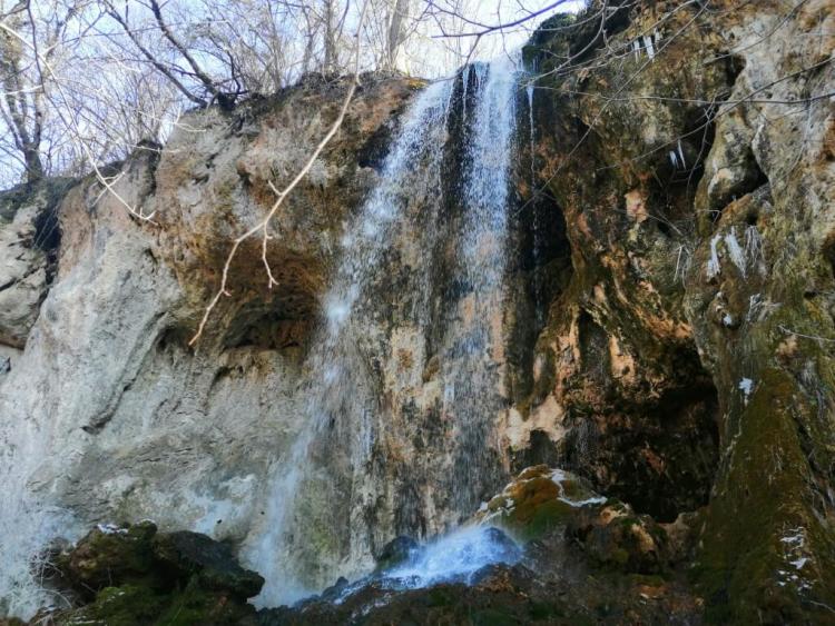 Смоличански водопад и манастир „Св.Св. Йоаким и Ана“
