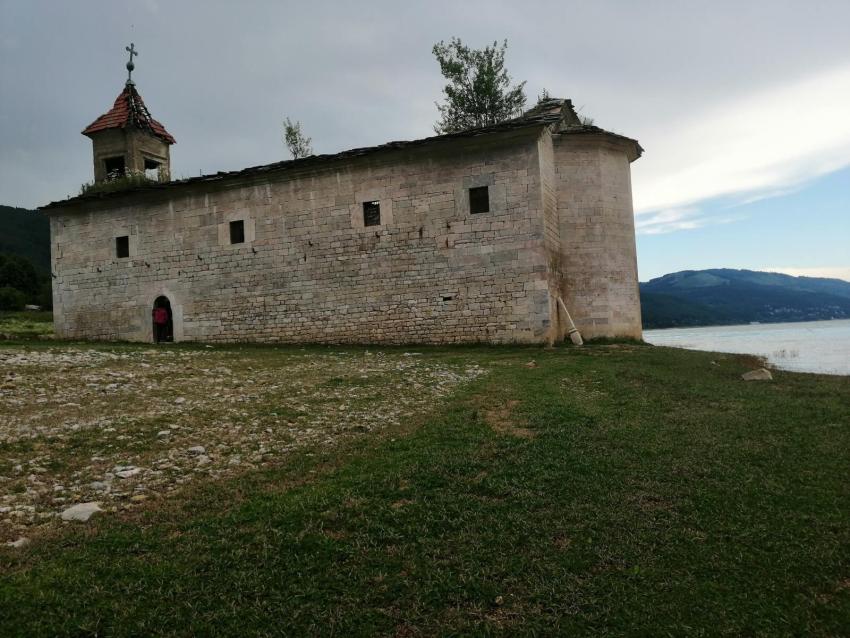 Потопената черква