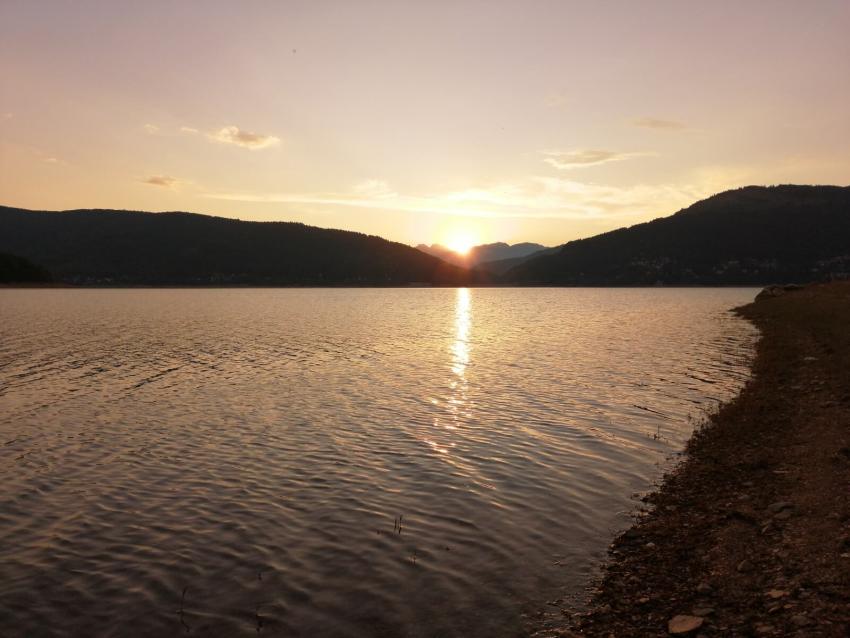 Залез зад Кораб Планина