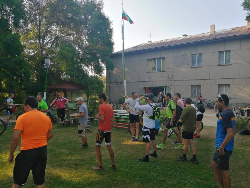Сутрешна разгрявака на хижа Конгур