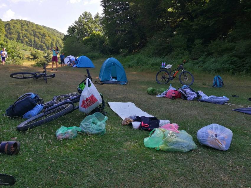 Разпъване на палатки