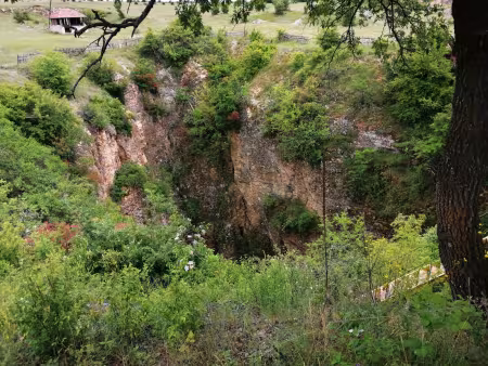 Пещера Голяма Гарваница