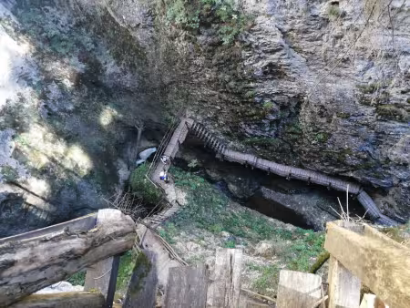 Дяволската еко пътека или по скоро Дяволската Воняща Пътека