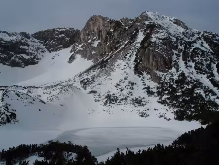 Априлско Снежно до хижа Синаница