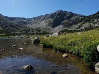 Изглед към върховете от Долно Мусаленско езеро